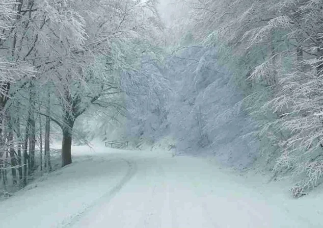 Neve in Appennino Marche, domani stazioni sciistiche aperte