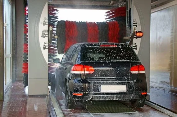 Rischio folgorazione per i dipendenti, sospeso un autolavaggio a Fermo 