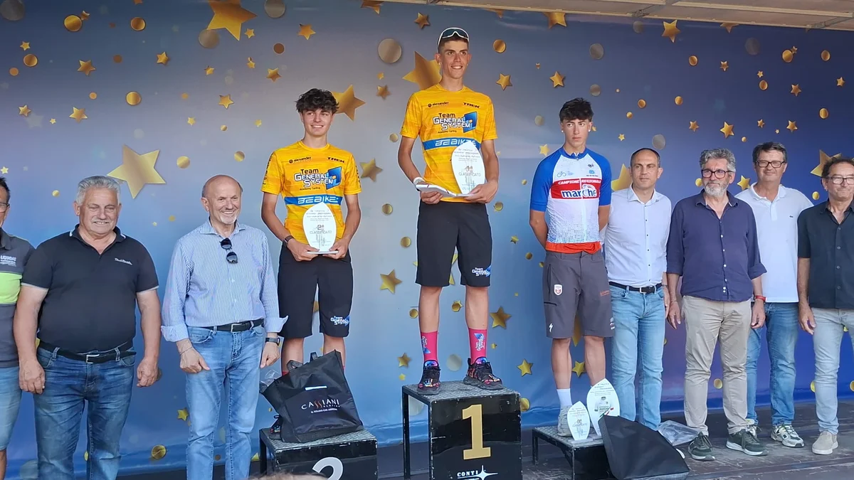La corsa di casa non gli sfugge: vittoria in solitaria di Samuele Uguccioni al Trofeo Giovani Promesse