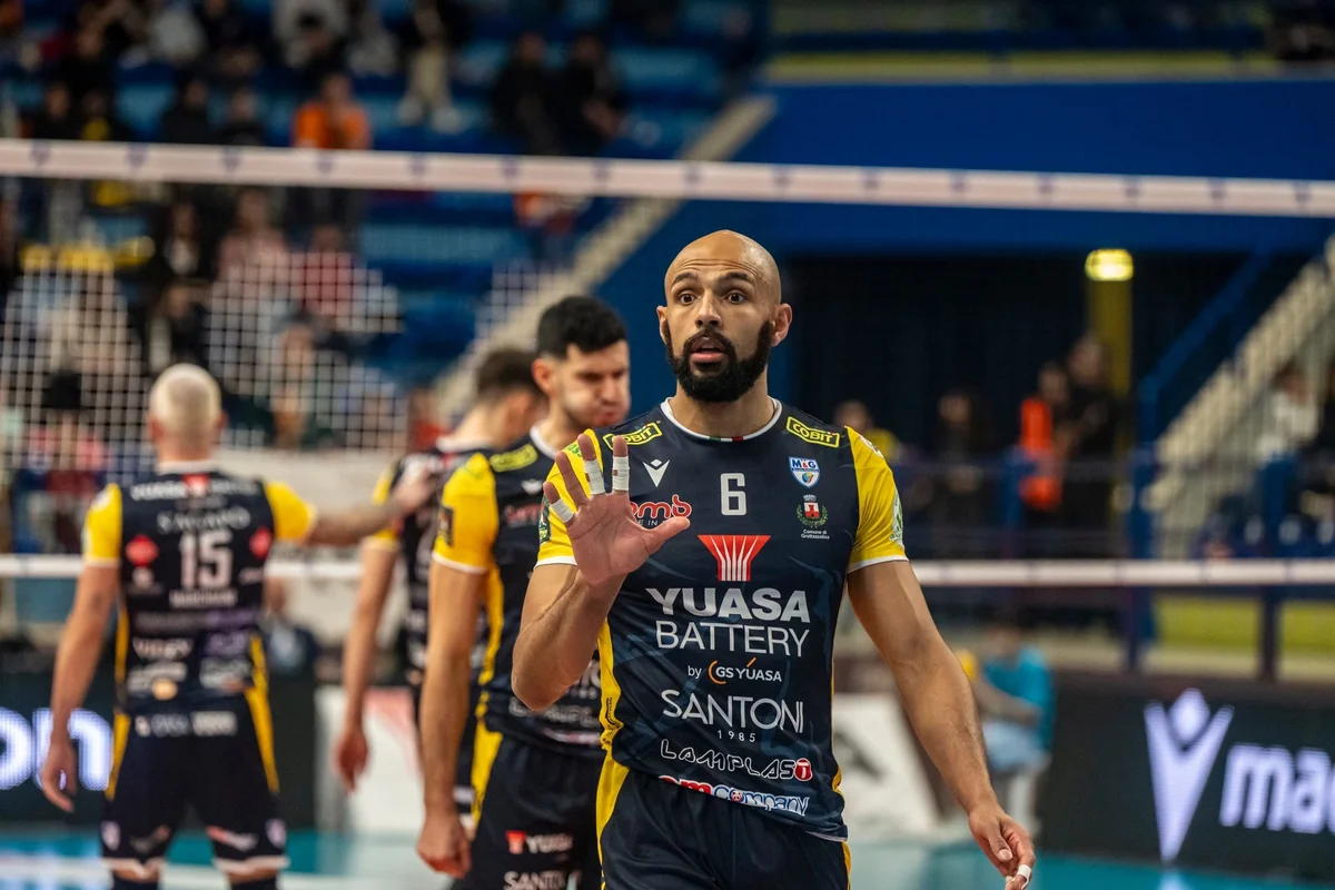 La presentazione del derby delle Marche tra Lube e Yuasa Battery