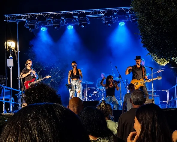 Distretto 13 in concerto a Giulianova lido: sole, mare e musica dal vivo