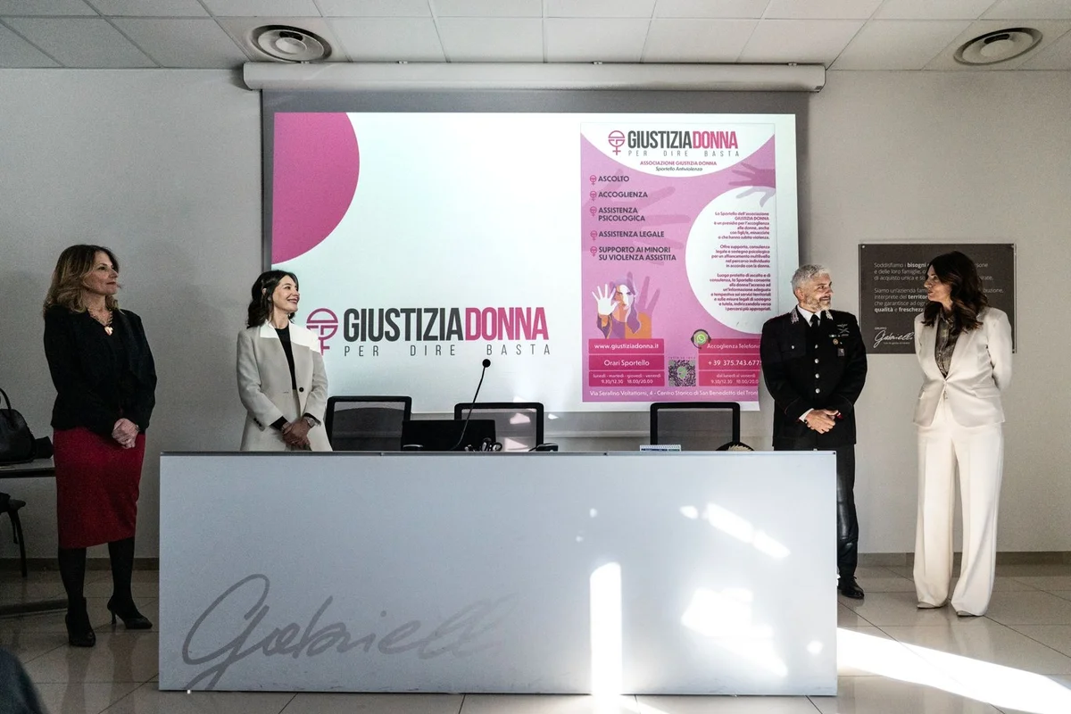 Contro la violenza, contro le violenze.