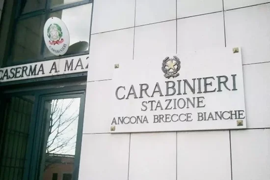 Va in carcere per furto, colletta dei Carabinieri per comprargli i vestiti