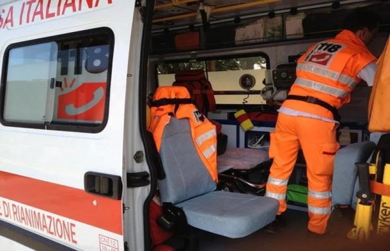 Acquasanta Terme - Operaio cade da un'altezza di dieci metri, salvo per miracolo