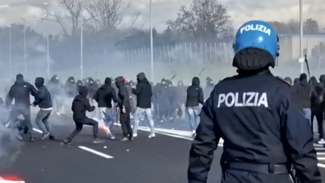 Scontri fra le tifoserie nel match Pescara-Ancona, 11 denunce e Daspo