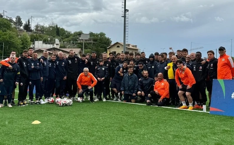 Ascoli Calcio - I bianconeri si allenano con i ragazzi di 'Ascoli for Special': promessa mantenuta