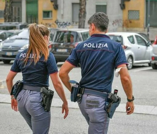 'Aiutatemi, sono qui', anziano chiede aiuto dalla finestra