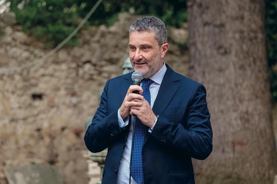 Prima di impartire lezioni di democrazia, si debbono conoscere le regole