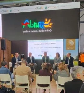 LE GROTTE DI STIFFE ALLA BIT DI MILANO: CASULLI, "VOLANO DI SVILUPPO PER AREE INTERNE DEL PAESE, SETTORE CON INDOTTO DA 46 MILIONI"