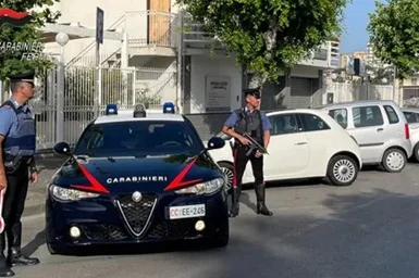 Urta uno scooter e fugge, automobilista denunciato per omissione di soccorso 