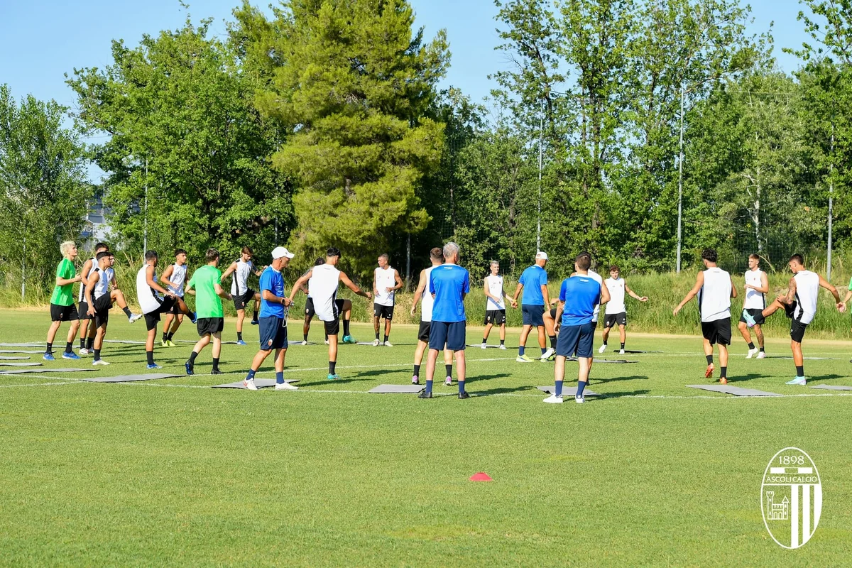 Ascoli Calcio - Vigilia delicata per la sfida contro il Pineto, bomba carta agli allenamenti e tanta tensione