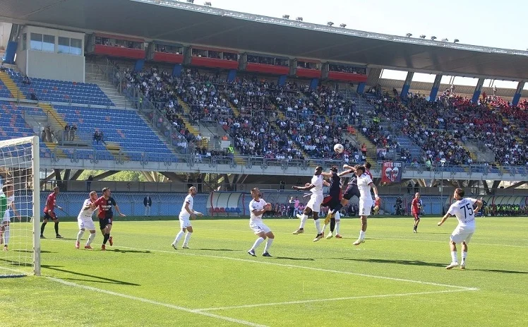 Il girone F di Serie D è sempre più di proprietà Campobasso anche se lo spettacolo degli ottomila e passa del Riviera delle Palme rimarrà negli annali del Calcio!