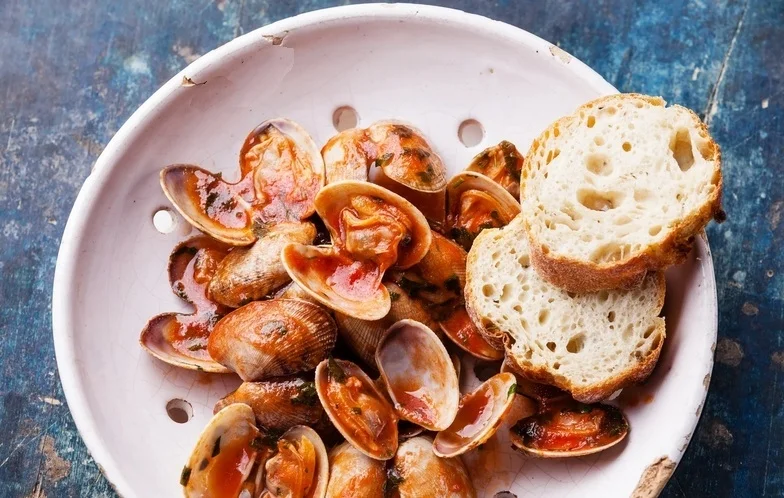 Commissione del Parlamento Europeo conferma la deroga per le vongole dell'Adriatico