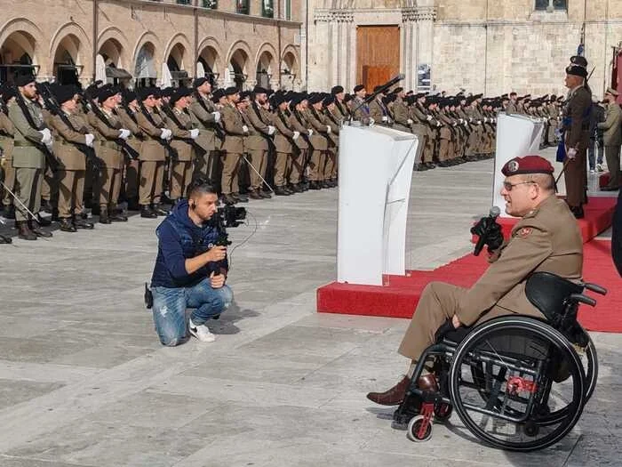 Perse le gambe durante missione di pace, 'non eroi ma soldati'