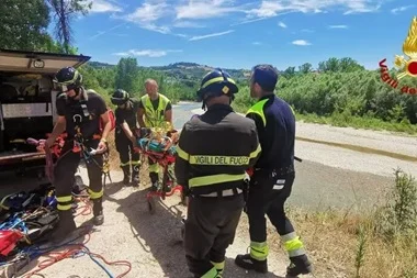 Bimbo cade in una scarpata con la bici, soccorso dai Vigili del fuoco 