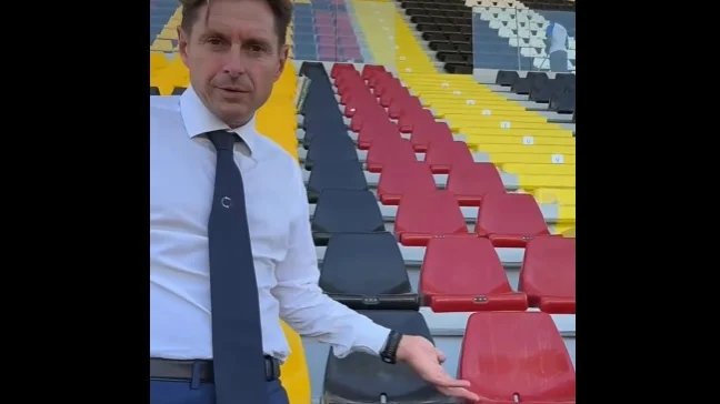 Ascoli Piceno - Seggiolini danneggiati nella nuova Curva Sud, la rabbia del sindaco Fioravanti