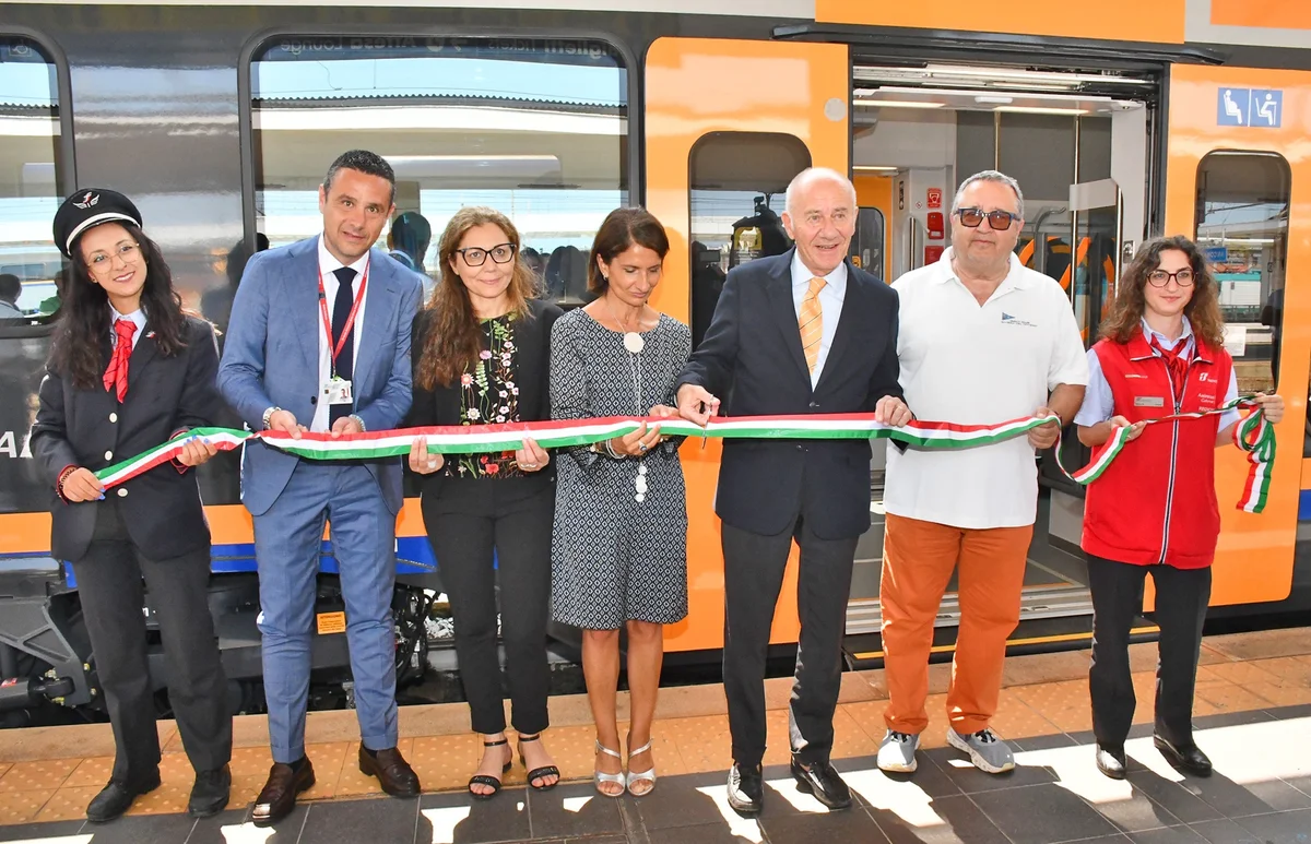 UN NUOVO TRENO ELETTRICO A DISPOSIZIONE DEI VIAGGIATORI DELLE MARCHE