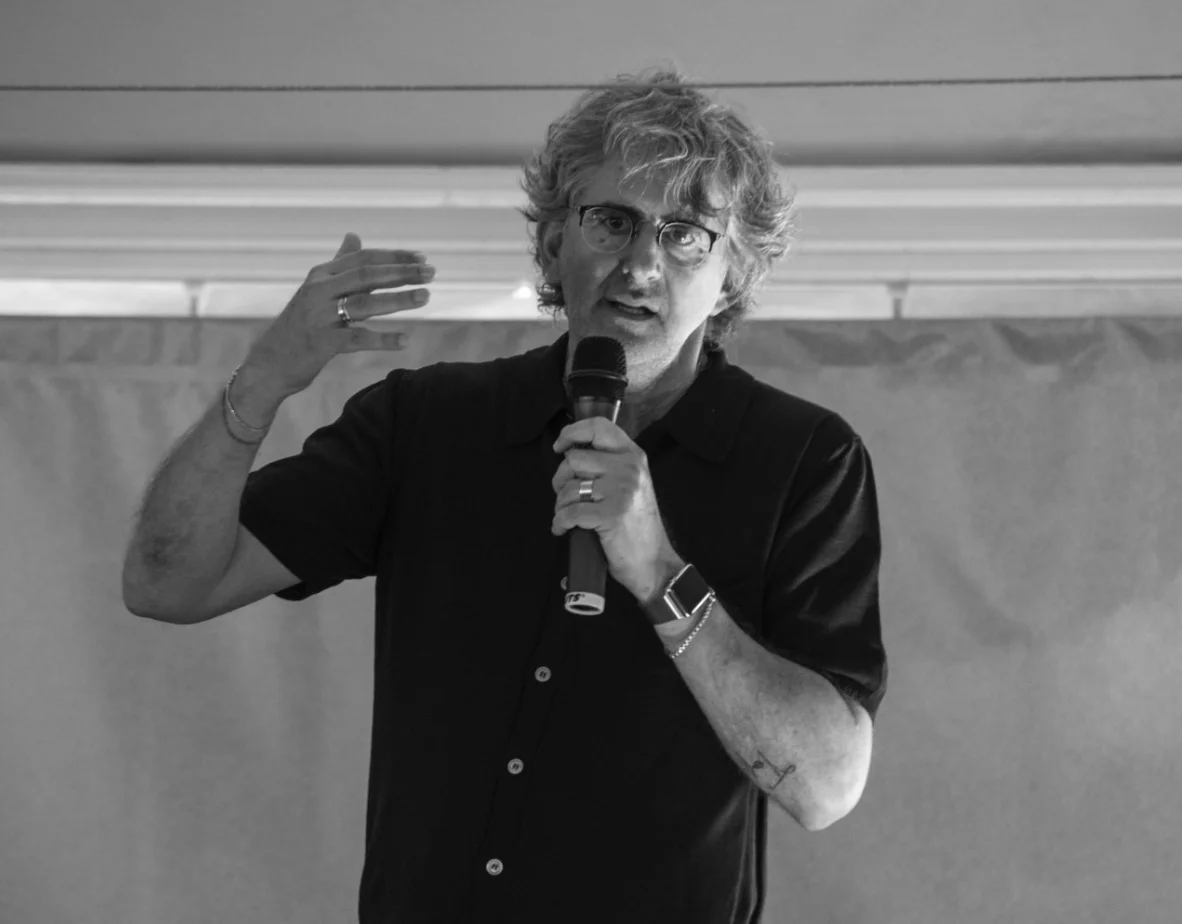 “La stanza degli ospiti”, in uscita il nuovo di Francesco Cicchi