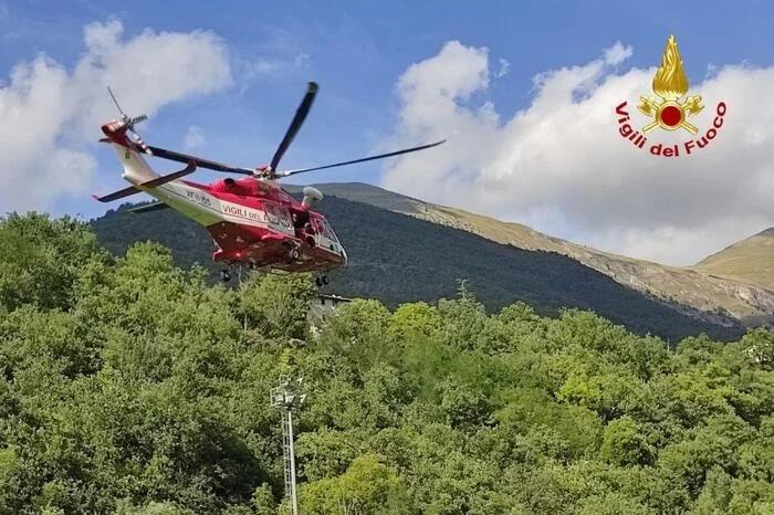 Donna precipita in un dirupo e muore durante un'escursione