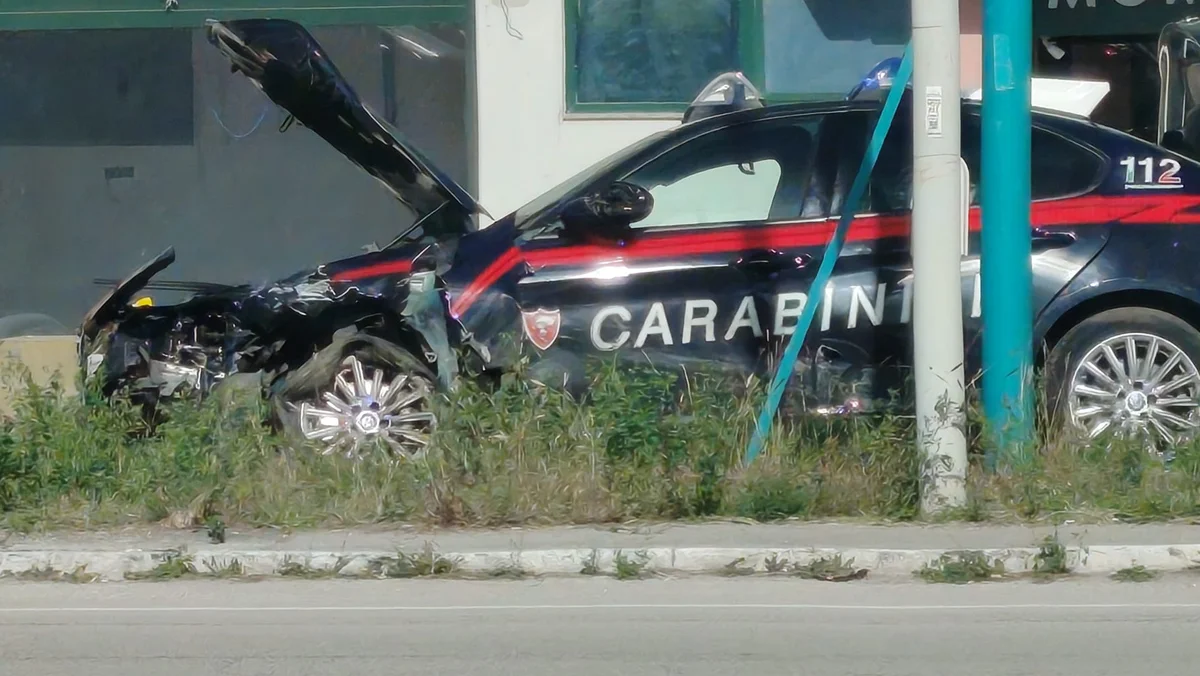 Ascoli Piceno - Schianto con un'auto dei Carabinieri: militare in elisoccorso ad Ancona