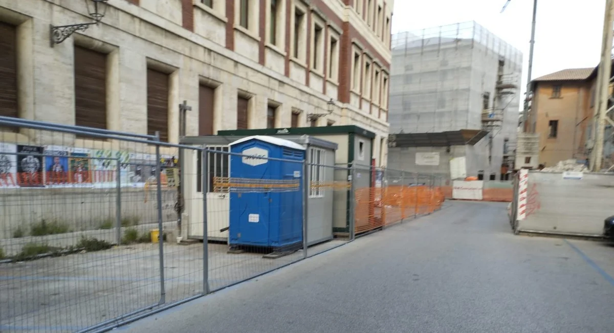 Ascoli Piceno - Smantellamento dei cantieri in centro, l'obiettivo è recuperare parcheggi