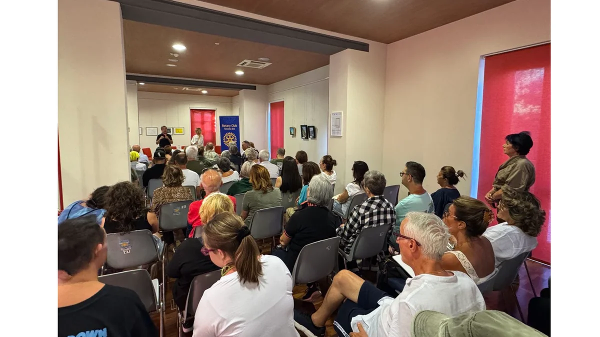 ALBA ADRIATICA, GRANDE PARTECIPAZIONE PER L’INAUGURAZIONE DELLA MOSTRA “NESSUNO È ESCLUSO DAL CIELO”