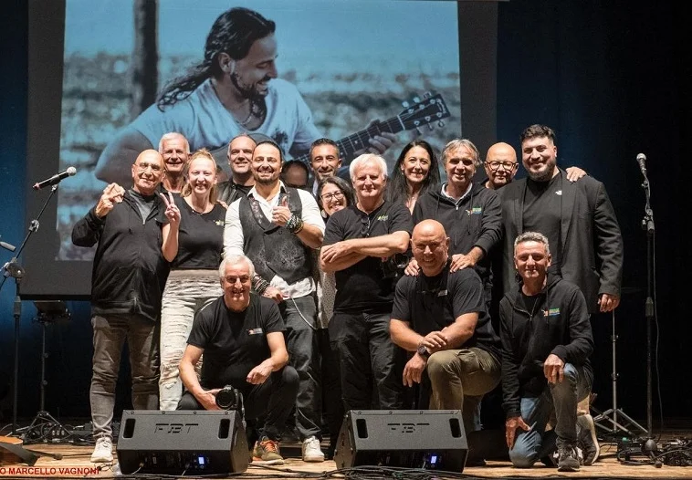 Una standing ovation per Bertoli