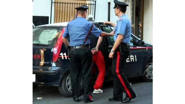 Corropoli: s'introduce all'interno di una ditta per trafugare materiale, arrestato