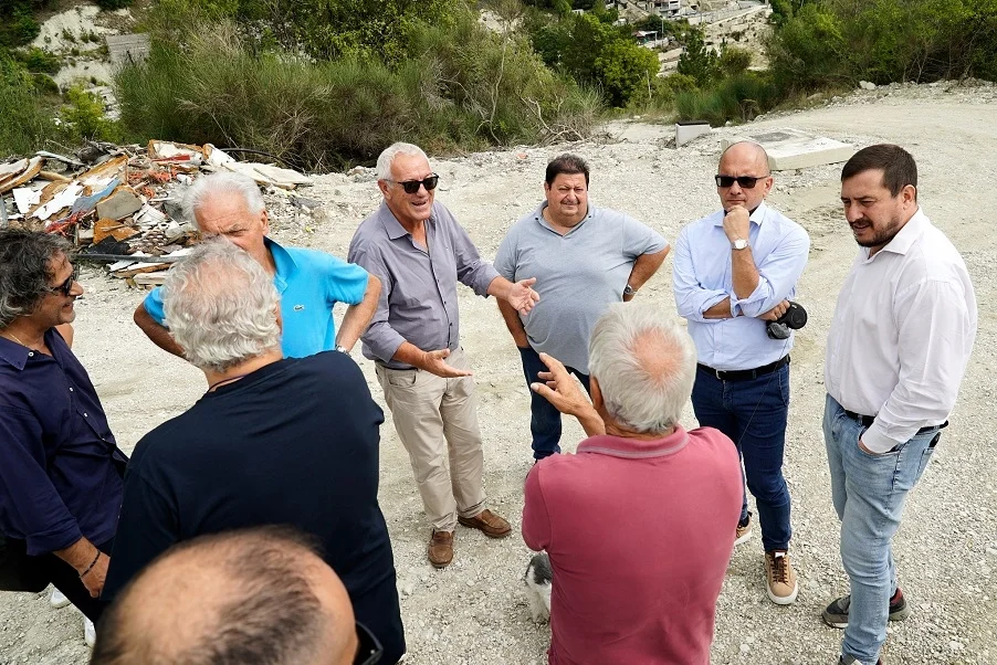 Sopralluogo del Commissario Castelli a Pescara del Tronto: concluse le indagini del PUA, avanti con le progettazioni