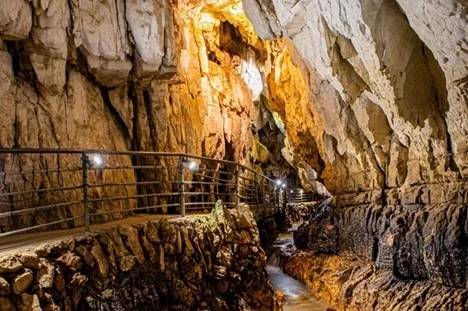 TURISMO: LE GROTTE DI STIFFE A BTM DI BARI, "RADICI, INNOVAZIONE E SOSTENIBILITÀ, CONTINUA PERCORSO DI PROMOZIONE"