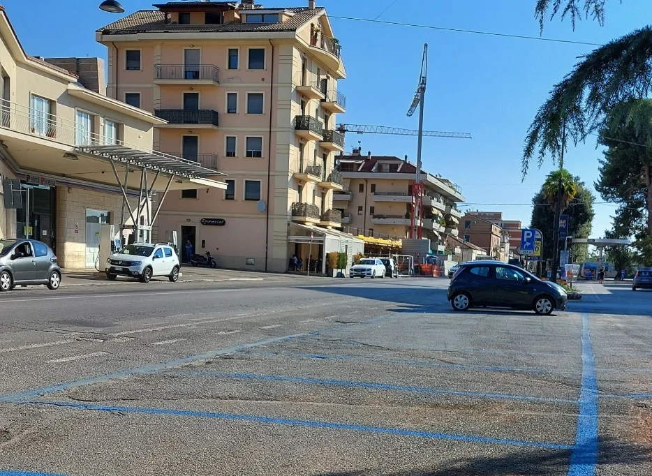Teramo: stalli blu, stop alle multe per ticket scaduto: da oggi in vigore l’avviso di cortesia
