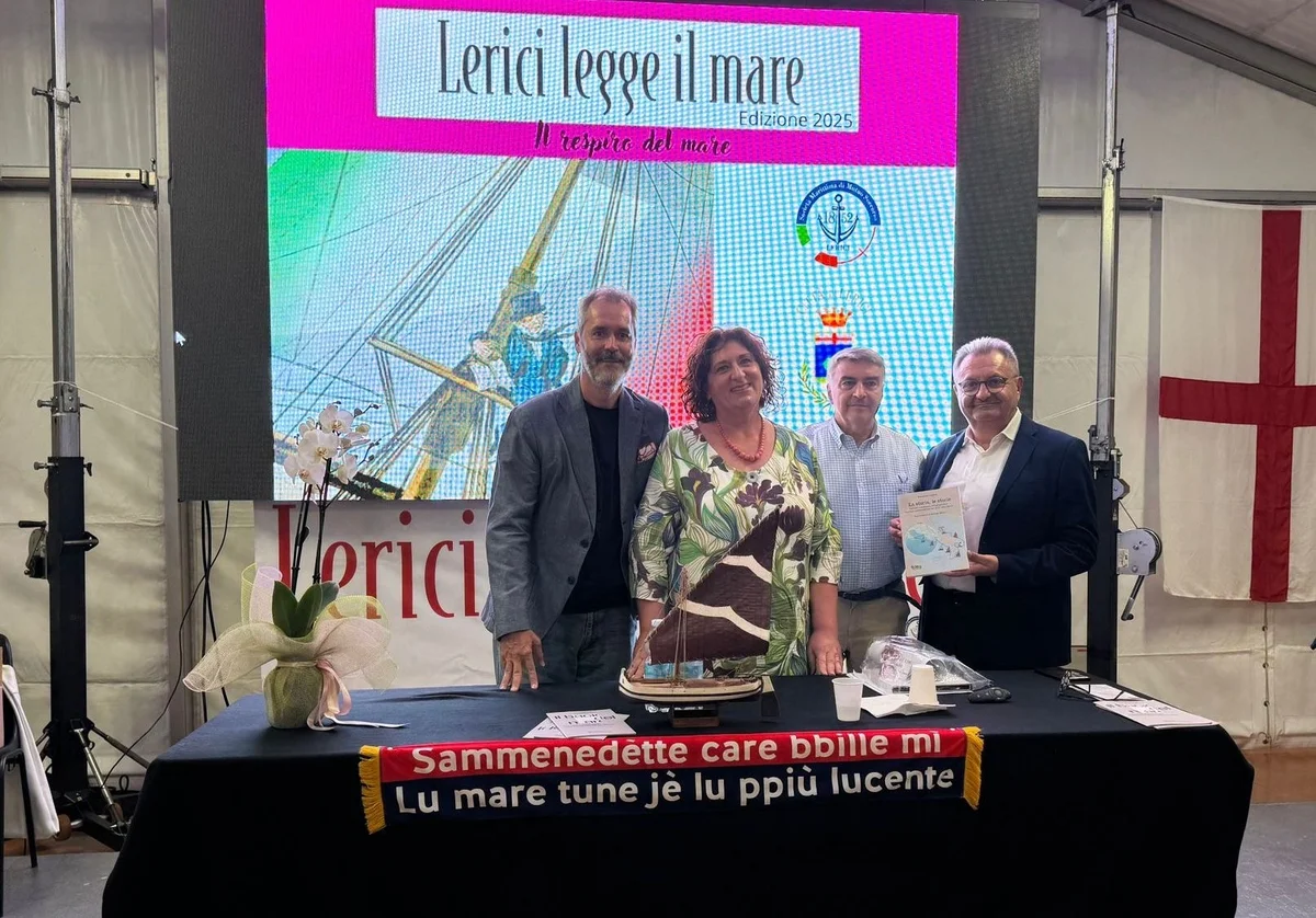 SUCCESSO DI PUBBLICO PER LA PRESENTAZIONE A LERICI DEL LIBRO “LA STORIA, LE STORIE. RACCONTI ED IMMAGINI DELL’EMIGRAZIONE MARINARA SAMBENEDETTESE NEL GOLFO DELLA SPEZIA”
