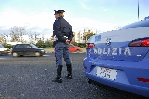 Ascoli Piceno - Auto che sfrecciano a folle velocità, protestano i residenti di Piattoni