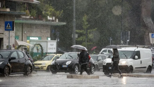 Maltempo: temporali e forti venti in arrivo, allerta gialla in 10 regioni