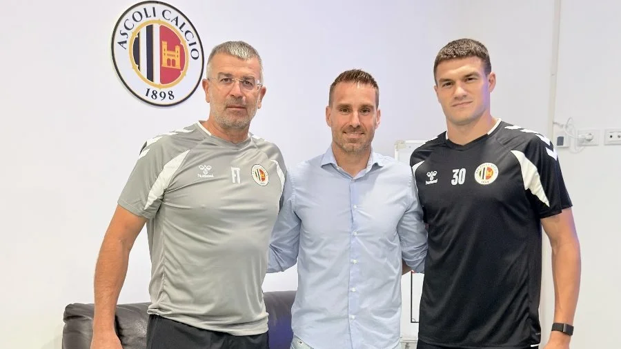 Ascoli Calcio - Incontro tecnico tra i calciatori e l'arbitro Forneau al Picchio Village