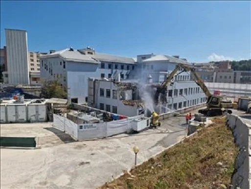 NUOVO SALESI: AL VIA I LAVORI DI DEMOLIZIONE DELLE PALAZZINE EX MORGUE E DEGLI UFFICI AMMINISTRATIVI E TECNICI