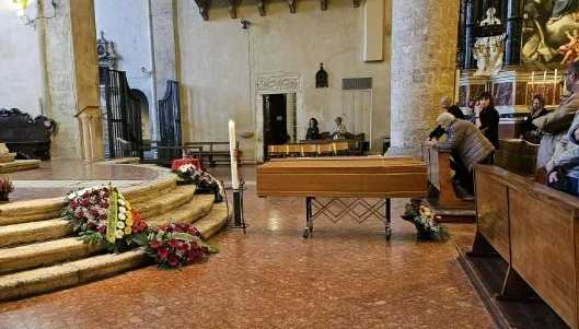 Ascoli Piceno - Chiesa gremita per l'ultimo addio a Fifo Castelli