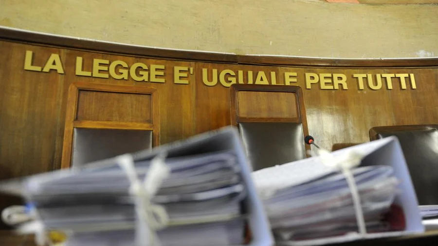 Ascoli Piceno - Soldi falsi immessi in città, due ascolani davanti al giudice