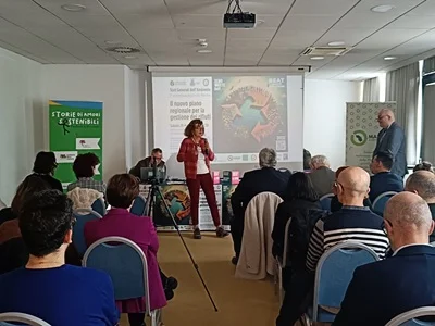 Marche a Rifiuti Zero: “Si annuncia un inceneritore tra anni, ma la misura immediata è abbassare le tutele, ampliare le discariche esistenti e scaricare tutto sui cittadini" 