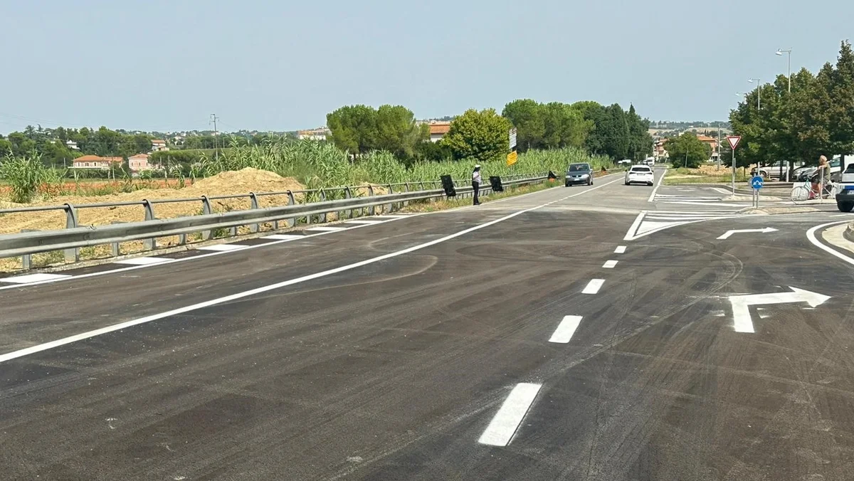RIAPERTA VIA CARDUCCI SULLA STRADA PROVINCIALE 6 A TRODICA DI MORROVALLE: CONCLUSO IL PRIMO STRALCIO DEI LAVORI SUL FOSSO BAGNOLO
