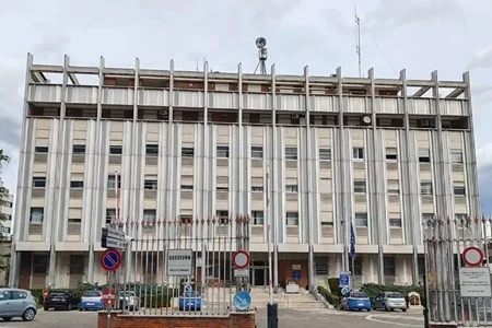 Ex convivente picchiata e accoltellata, arrestato 41enne