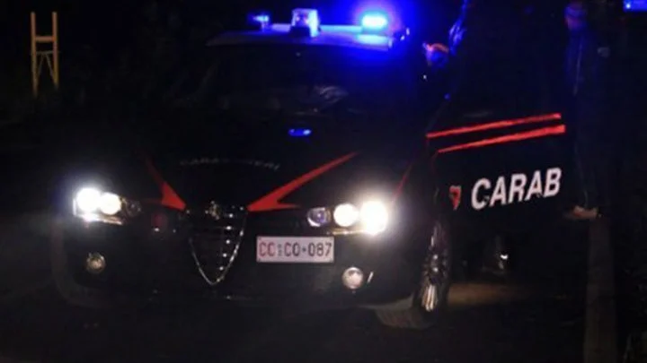 Ascoli Piceno - Rissa in pieno centro tra giovani, intervengono i carabinieri