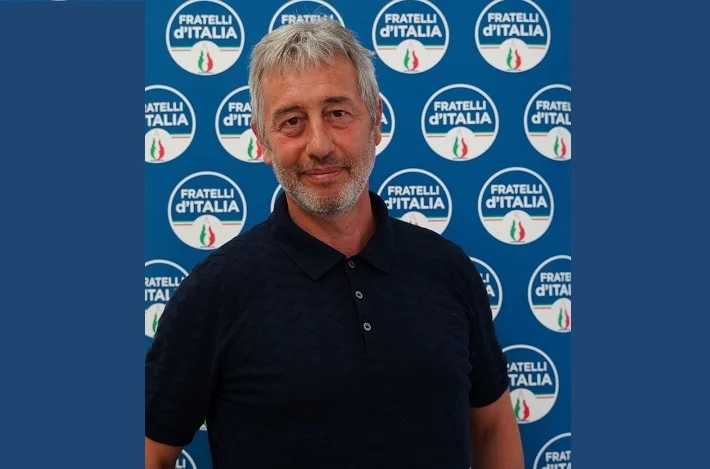 Cava: “Vergognoso che sulle spiagge libere debba esserci divieto di balneazione”