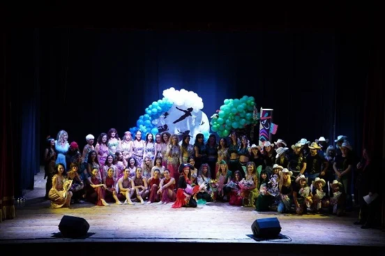 Grande partecipazione presso il teatro Concordia di San Benedetto per la prima de “L’isola che non c’è”, il saggio-spettacolo delle Sirene del Nilo 