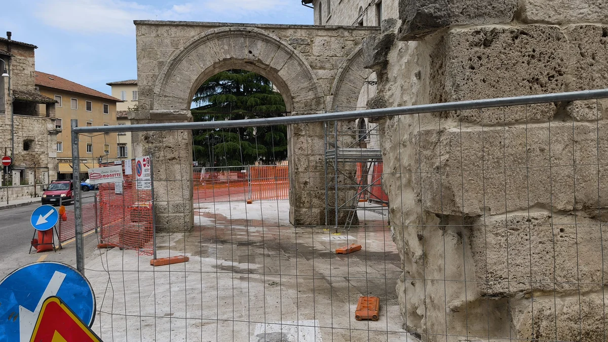 Nuova pavimentazione a Porta Gemina, concluso l'atteso cantiere