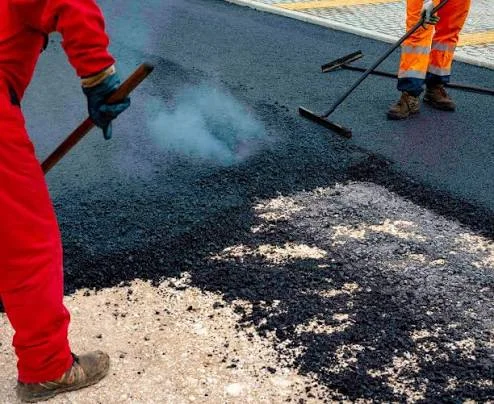 Lunedì 7 settembre si asfaltano tratti di viale De Gasperi. La Polizia Municipale ha disposto divieti per la presenza del cantiere