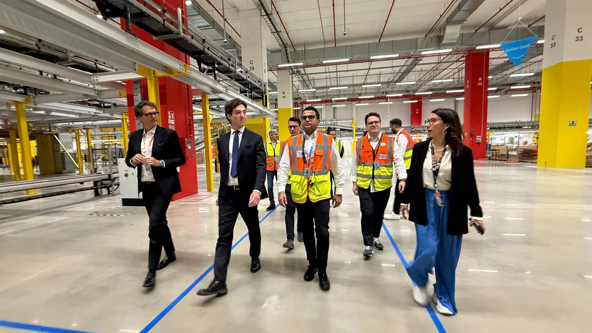 IL PRESIDENTE DELLA REGIONE MARCHE IN VISITA AL NUOVO CENTRO DI DISTRIBUZIONE AMAZON DI JESI CHE SARÀ OPERATIVO DA LUGLIO
