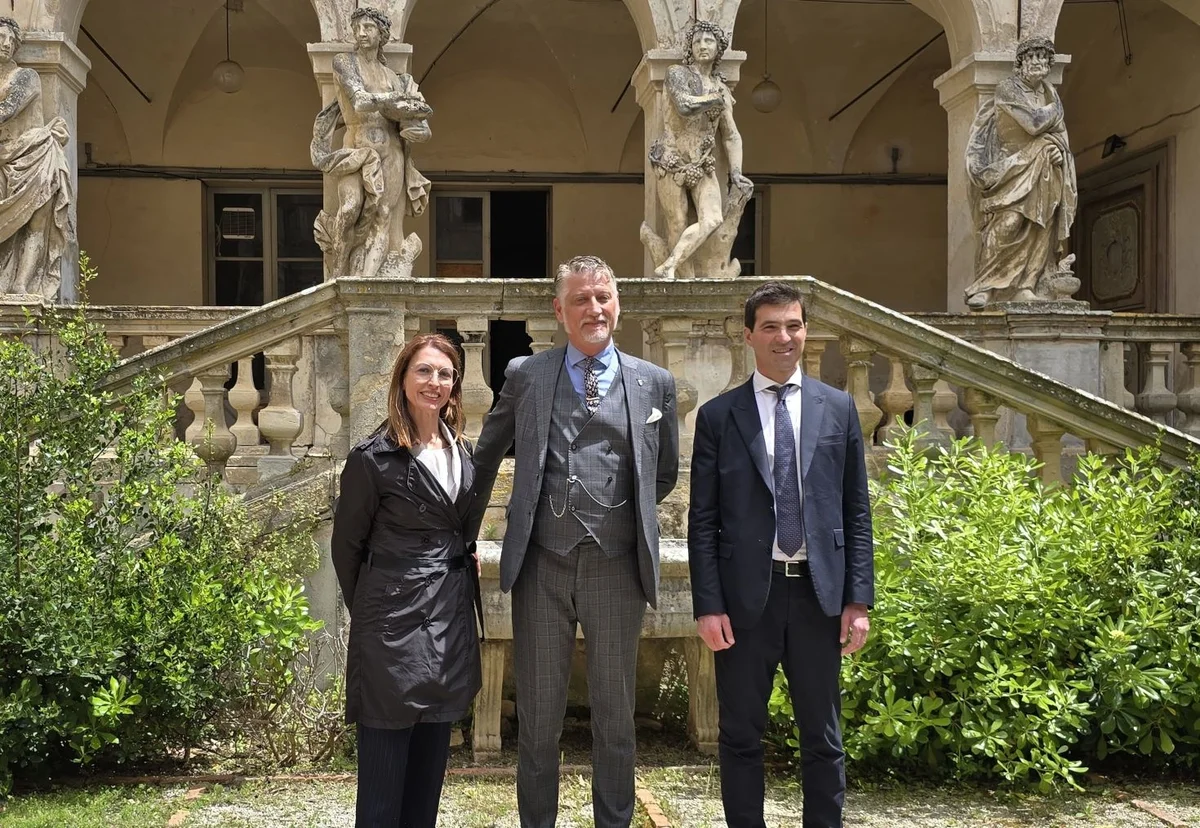 VISITA DEL MINISTRO GIULI A VILLA BUONACCORSI.  IL PRESIDENTE ACQUAROLI: "SI AVVIA IL PROGRAMMA DI RECUPERO CON I PRIMI 14 MILIONI STANZIATI DA MINISTERO E REGIONE"