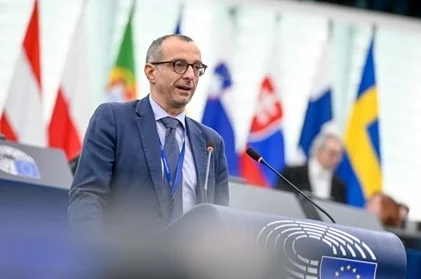 Ricci: “Completamente estraneo al fatto contestato. Massima fiducia e collaborazione al lavoro di indagine delle autorità giudiziarie.”