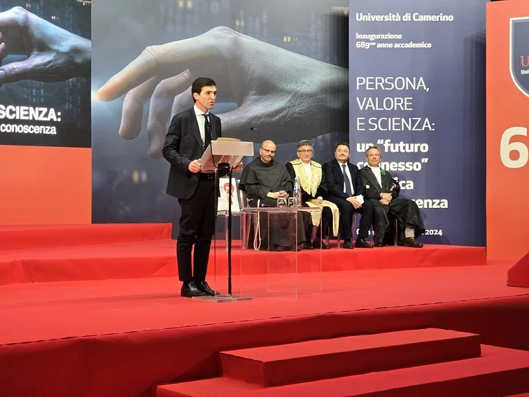 IL PRESIDENTE ACQUAROLI ALL'INAUGURAZIONE DEL 689° ANNO ACCADEMICO DI UNICAM: “QUESTA UNIVERSITÀ È UNA CARTA VINCENTE PER L’APPENNINO E PER LE MARCHE”